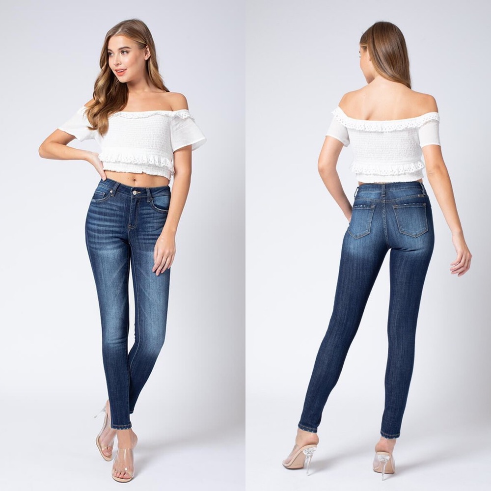 SOLD 🚫 KANCAN Gemma Mid Rise Super Skinny